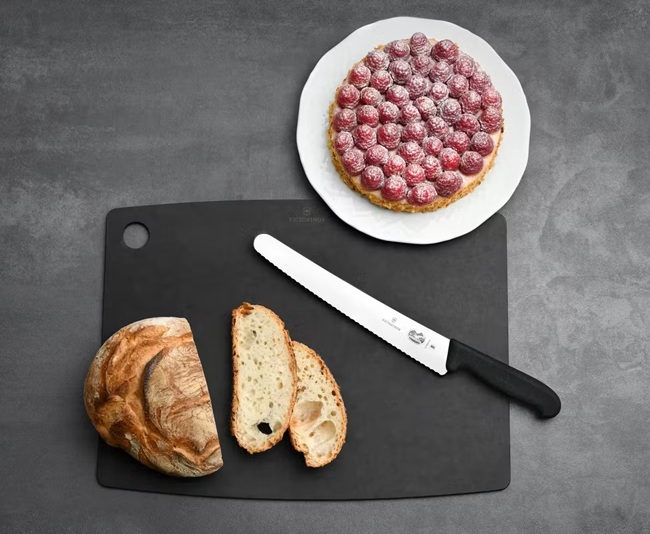 CUT_5-2933-26BK_B_-2 Victorinox Bread Knife, Serrated Blade, Fibrox Handle 26 cm